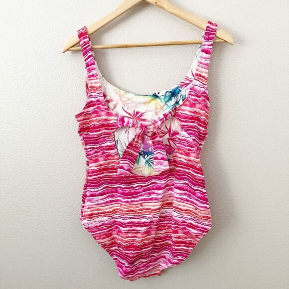 DSF | Rainbow Fronds Reversible One-Piece Swimsuit Paradise Coral Pink | Large - Picture 7 of 10